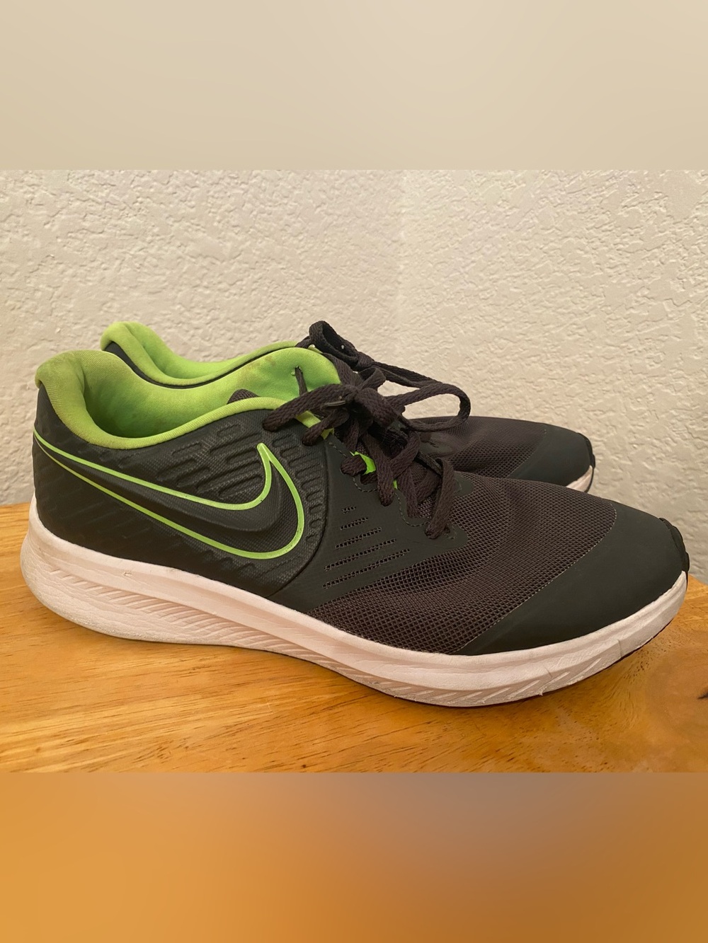 Nike Star Runner 2 GS Athletic Sneakers Gray Green